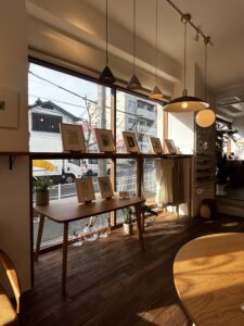 企画展　絵　ペンダントライト　照明