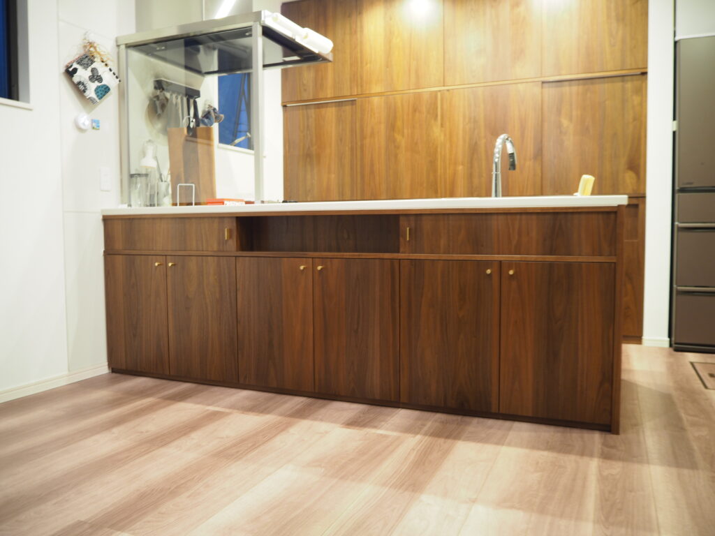 カウンター下収納